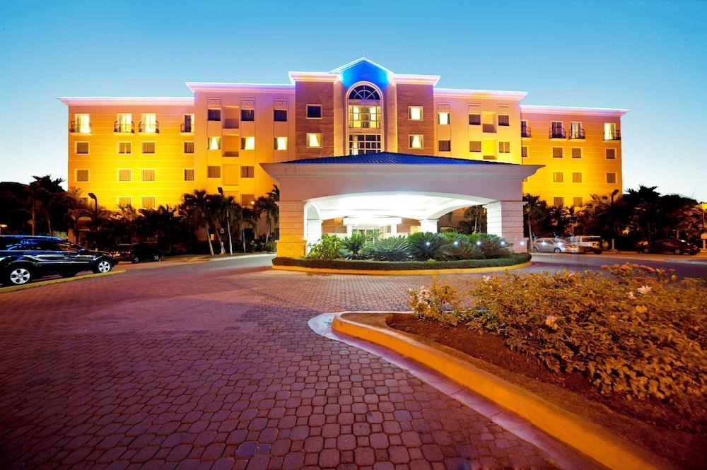 Hodelpa Garden Court Hotel Santiago De Los Caballeros Luaran gambar